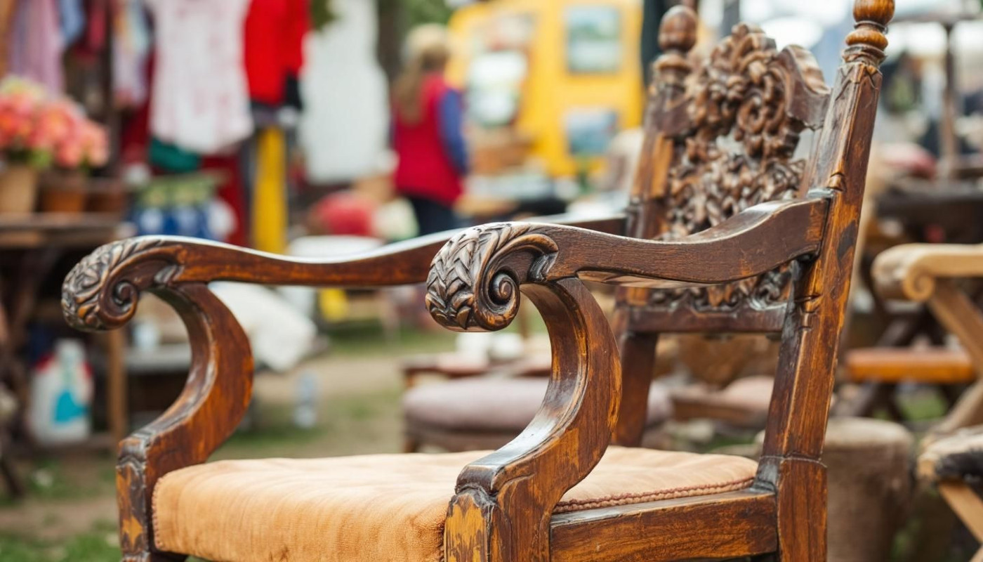 How To Spot Timeless Treasures In Pre-owned Furniture Markets?